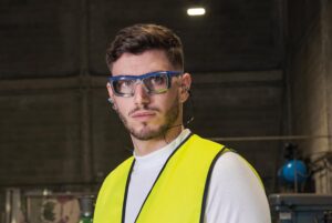 Por qué es importante usar gafas de seguridad industrial en el trabajo? -  Haléco